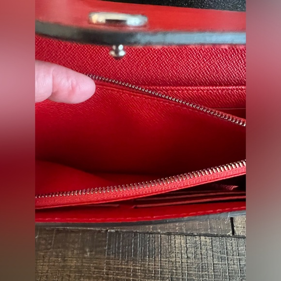 Louis Vuitton Sarah Epi Wallet (with COA) - Picture 7 of 14